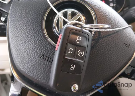 2017 Volkswagen Passat 1.8T Se из США, поврежденный, VIN 1VWGT7A32HC051353